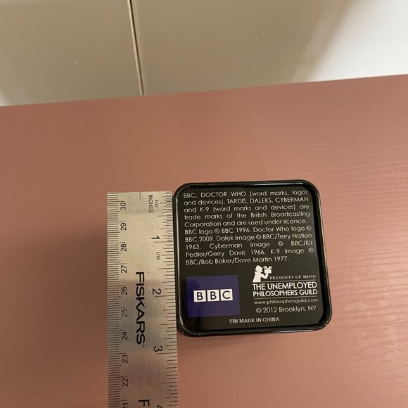 Tardis Dr Who Watch With Box from the Unemployed Philosopher's Guild - Picture 5 of 16